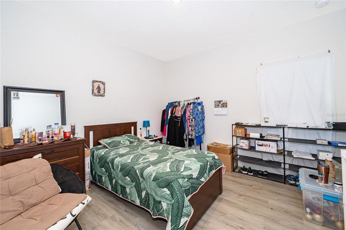 Image No.19-6 Bed Property for sale