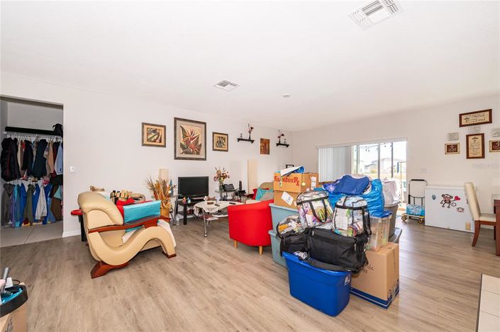 Image No.4-6 Bed Property for sale