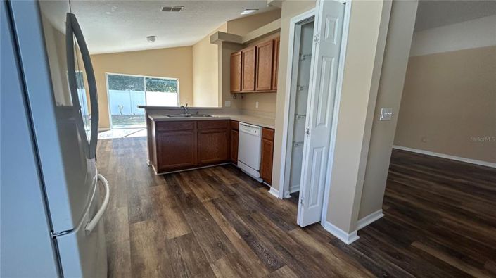 Image No.8-4 Bed Property for sale