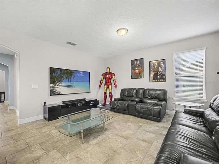 Image No.4-4 Bed Property for sale