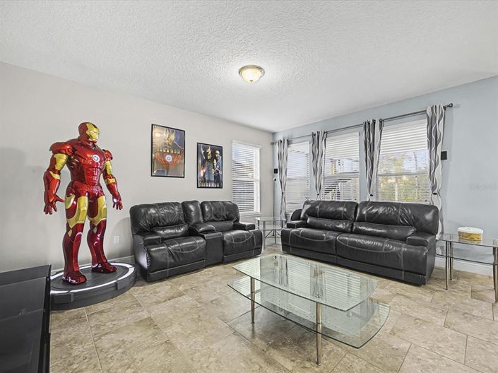 Image No.5-4 Bed Property for sale