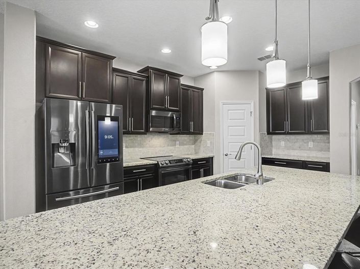 Image No.7-4 Bed Property for sale