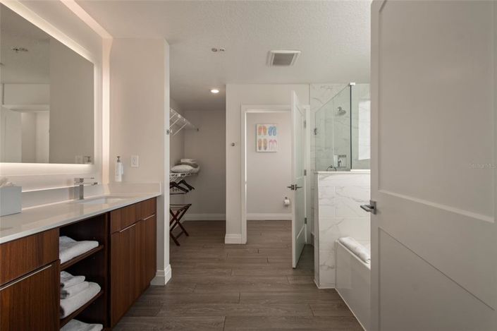 Image No.7-2 Bed Property for sale