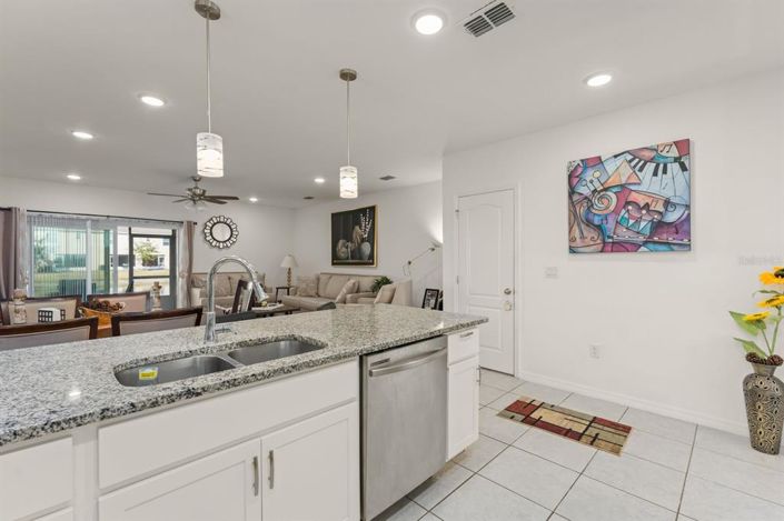 Image No.8-3 Bed Townhouse for sale