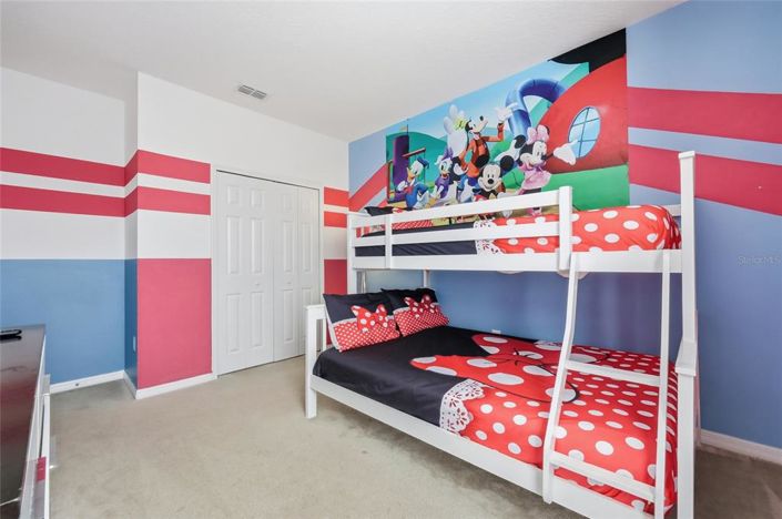 Image No.11-9 Bed Property for sale