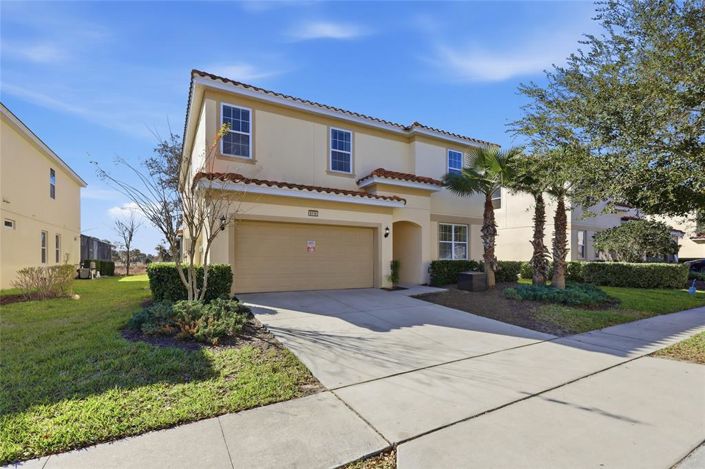 Image No.2-9 Bed Property for sale