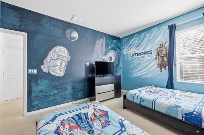 Image No.4-9 Bed Property for sale