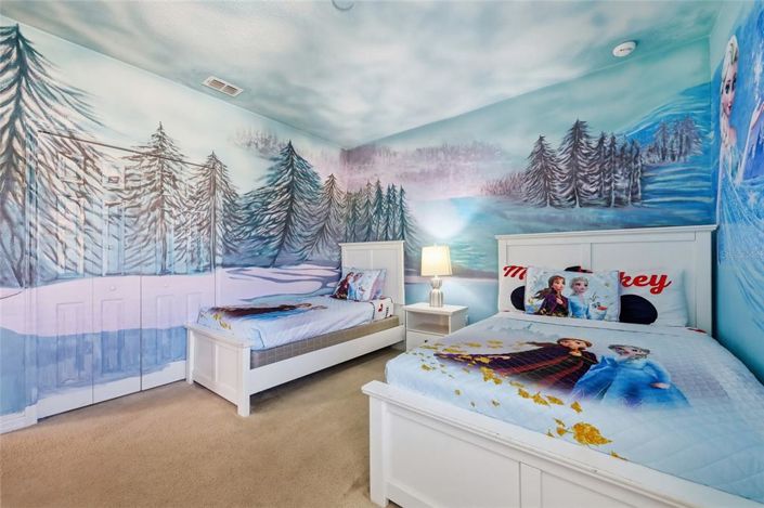 Image No.7-9 Bed Property for sale