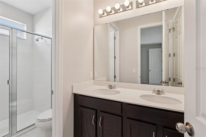 Image No.35-9 Bed Property for sale