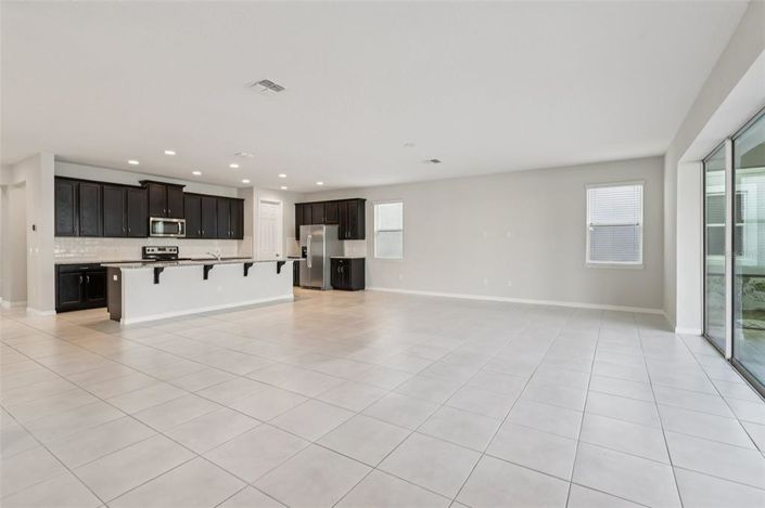 Image No.9-9 Bed Property for sale