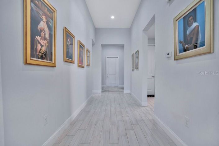 Image No.3-Propriété de 4 chambres à vendre à Orlando