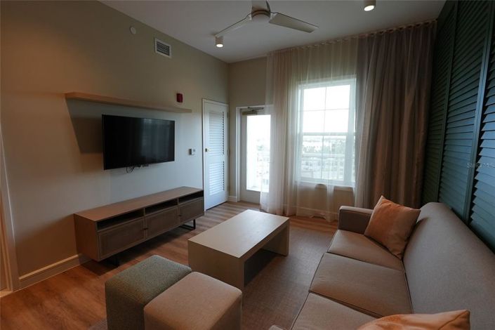 Image No.41-1 Bed Property for sale