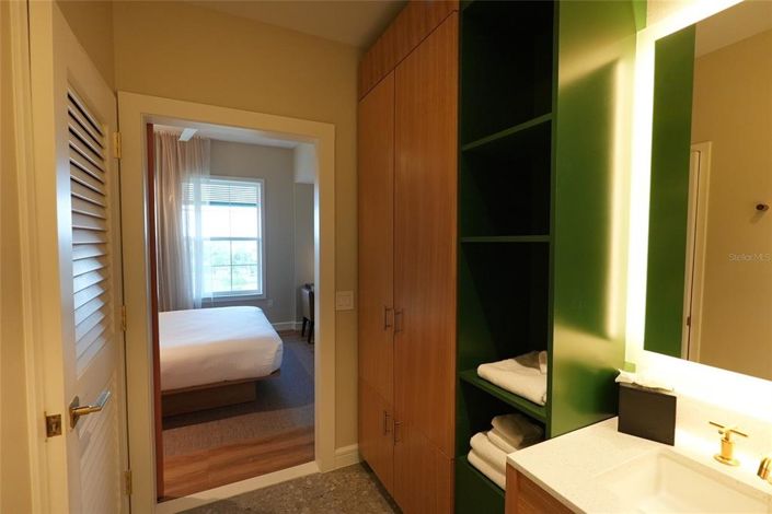 Image No.54-1 Bed Property for sale