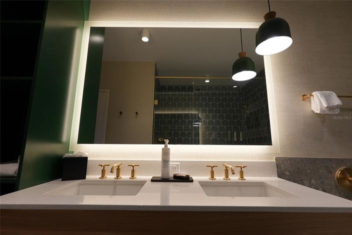 Image No.57-1 Bed Property for sale