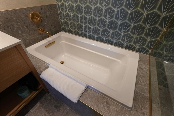 Image No.59-1 Bed Property for sale