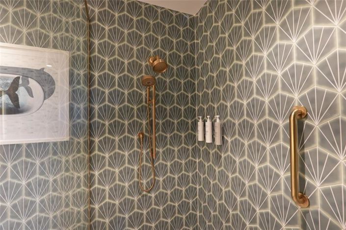 Image No.60-1 Bed Property for sale