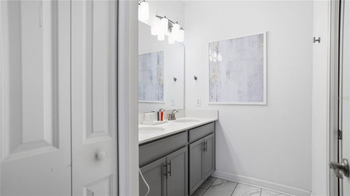 Image No.17-6 Bed Property for sale