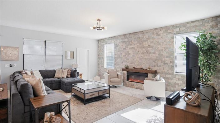 Image No.19-6 Bed Property for sale