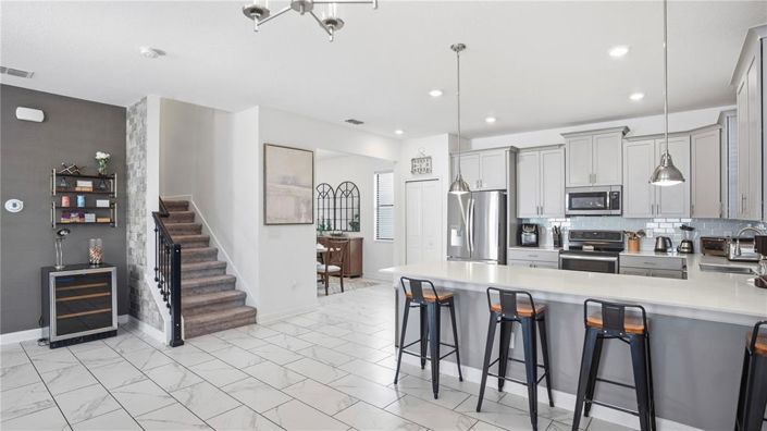 Image No.25-6 Bed Property for sale