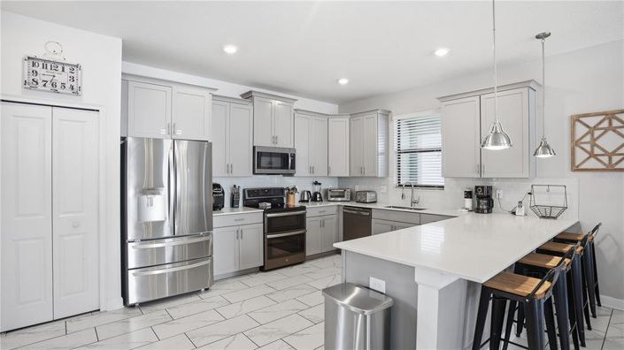 Image No.27-6 Bed Property for sale