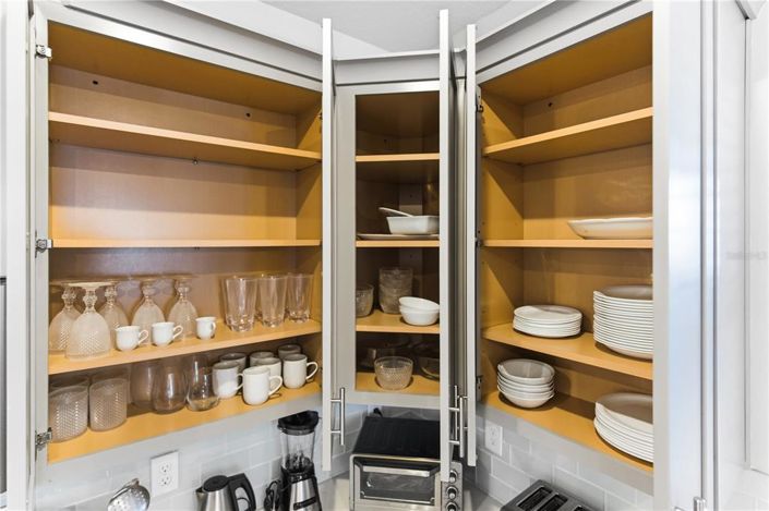 Image No.31-6 Bed Property for sale