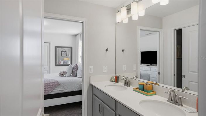 Image No.38-6 Bed Property for sale