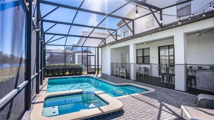 Image No.56-6 Bed Property for sale