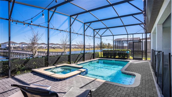 Image No.8-6 Bed Property for sale