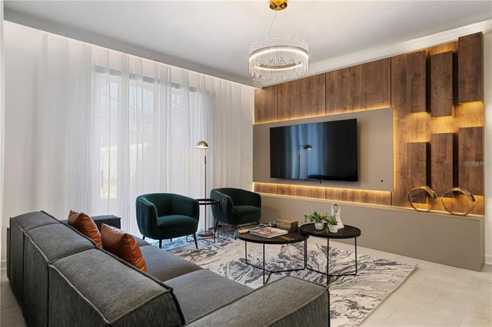 Image No.10-4 Bed Townhouse for sale