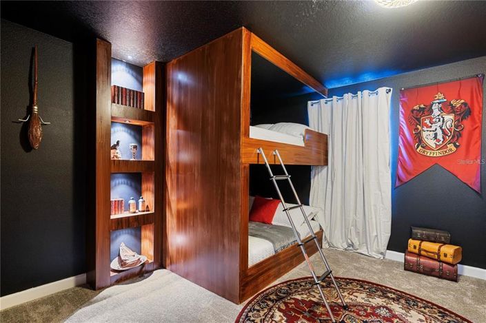 Image No.30-4 Bed Townhouse for sale