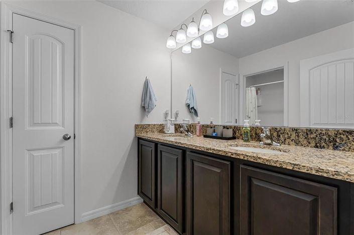 Image No.32-3 Bed Property for sale