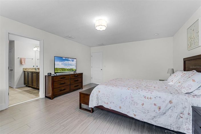 Image No.37-3 Bed Property for sale