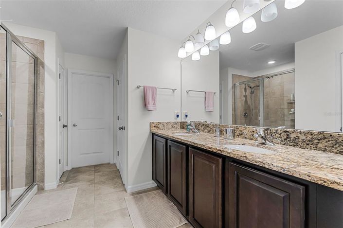 Image No.38-Propriété de 3 chambres à vendre à Clermont