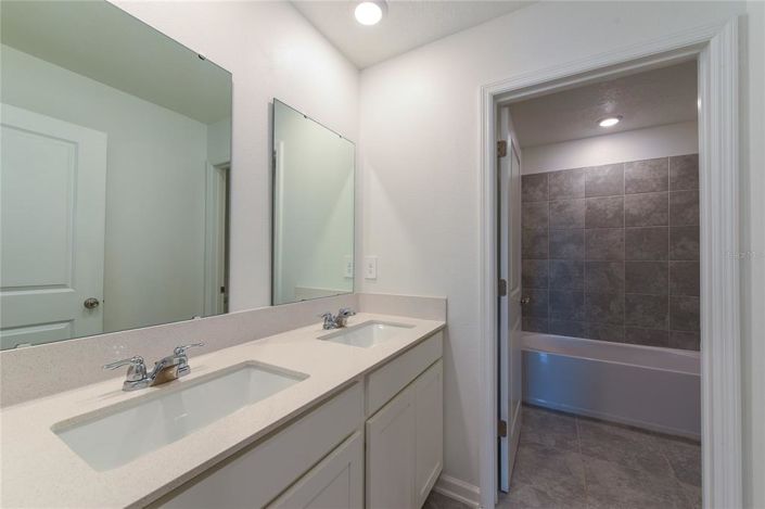 Image No.20-5 Bed Property for sale