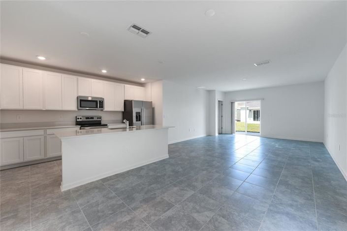 Image No.5-5 Bed Property for sale