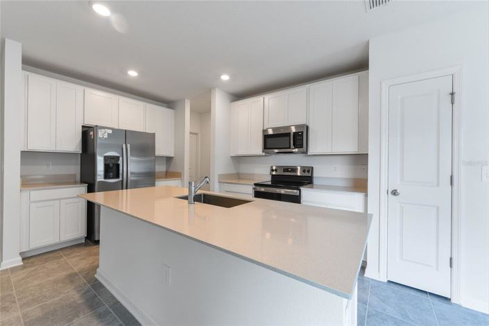 Image No.5-3 Bed Property for sale