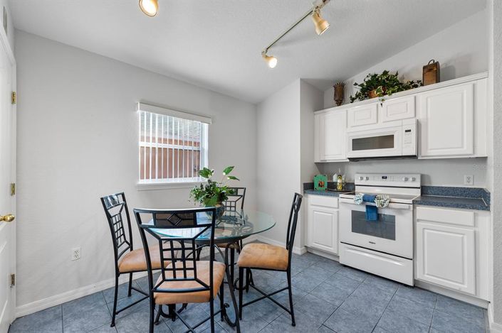 Image No.19-5 Bed Property for sale