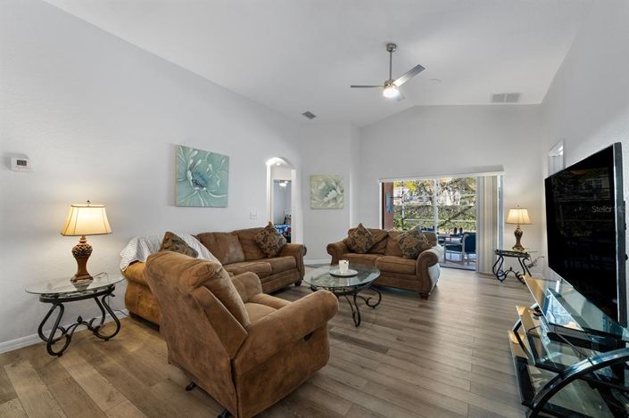 Image No.6-5 Bed Property for sale