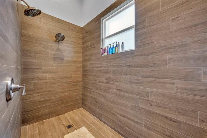 Image No.15-Propriété de 2 chambres à vendre à Windermere