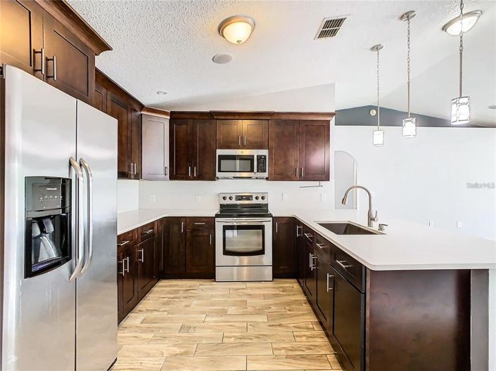 Image No.10-3 Bed Property for sale