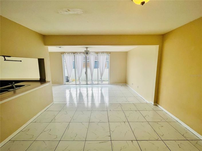 Image No.7-4 Bed Townhouse for sale