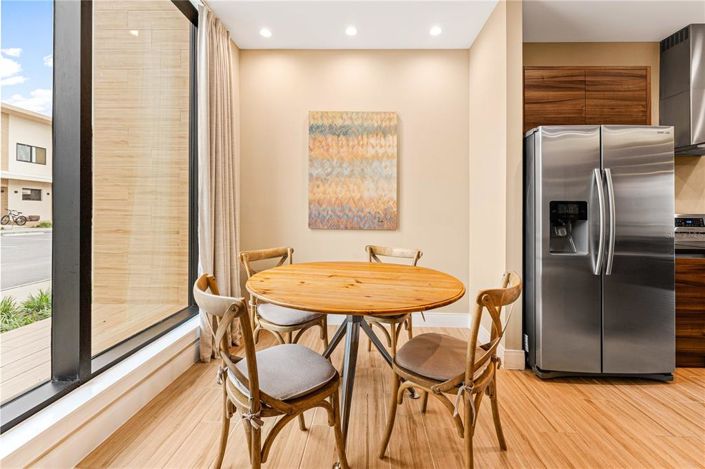 Image No.14-4 Bed Townhouse for sale