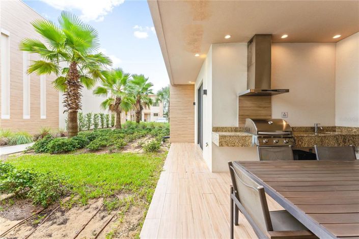 Image No.19-4 Bed Townhouse for sale