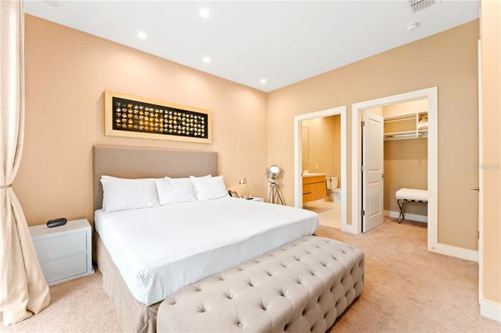 Image No.22-4 Bed Townhouse for sale