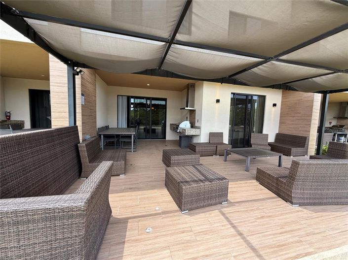 Image No.15-4 Bed Townhouse for sale