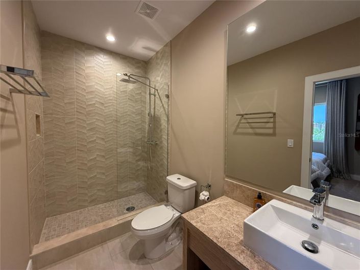 Image No.38-4 Bed Townhouse for sale