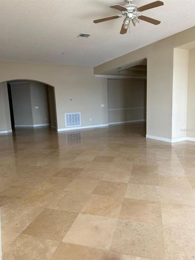 Image No.8-Propriété de 4 chambres à vendre à Orlando