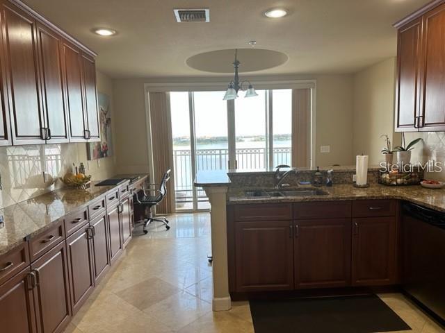 Image No.9-Propriété de 4 chambres à vendre à Orlando