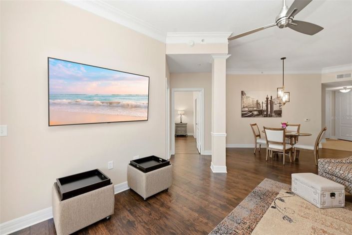 Image No.10-2 Bed Property for sale