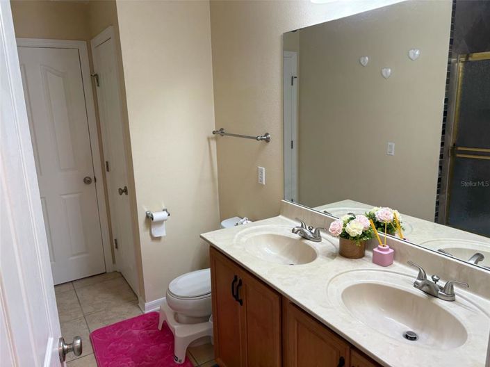 Image No.12-3 Bed Property for sale